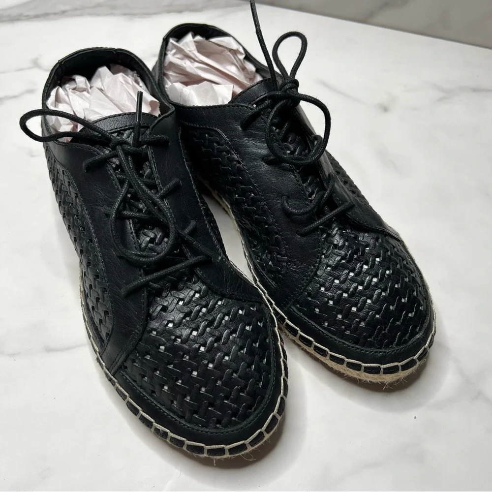 Vince Camuto Galstita Lace-Up Sneaker